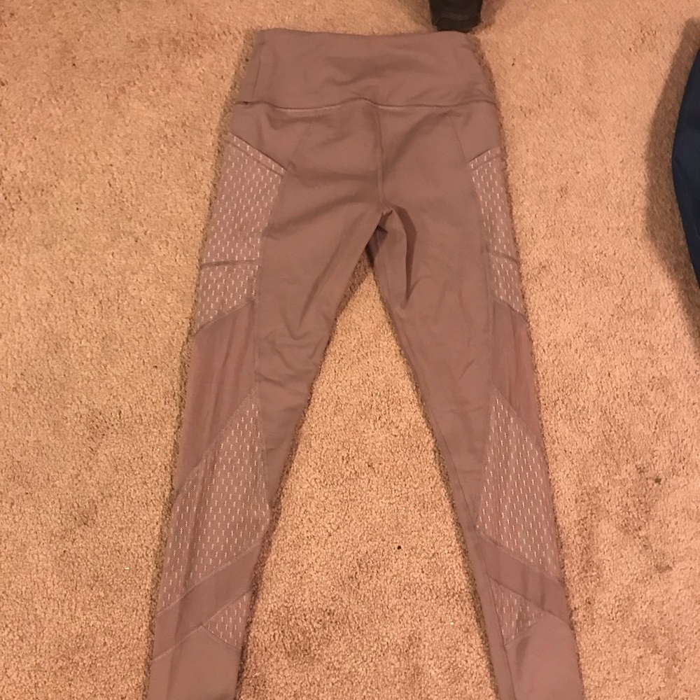 Victoria secret sport leggings. Booty enhancer.